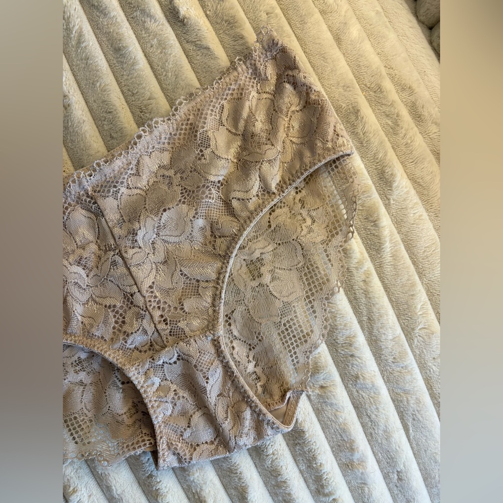 Women's Nude Floral Lace Panties